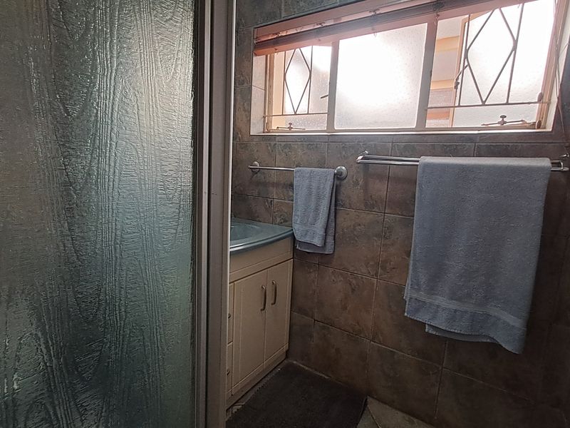 Corner Stand Opportunity with Tranquil Water Views – Priced to Sell at R1.195m - Photo 2