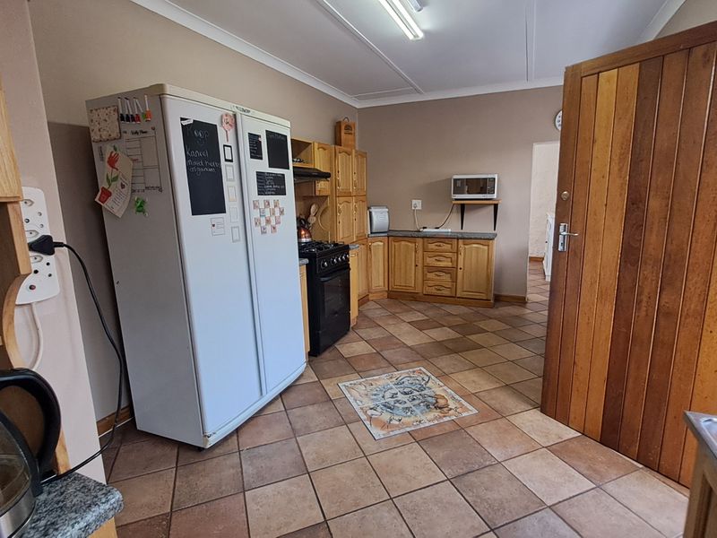 Corner Stand Opportunity with Tranquil Water Views – Priced to Sell at R1.195m - Photo 9