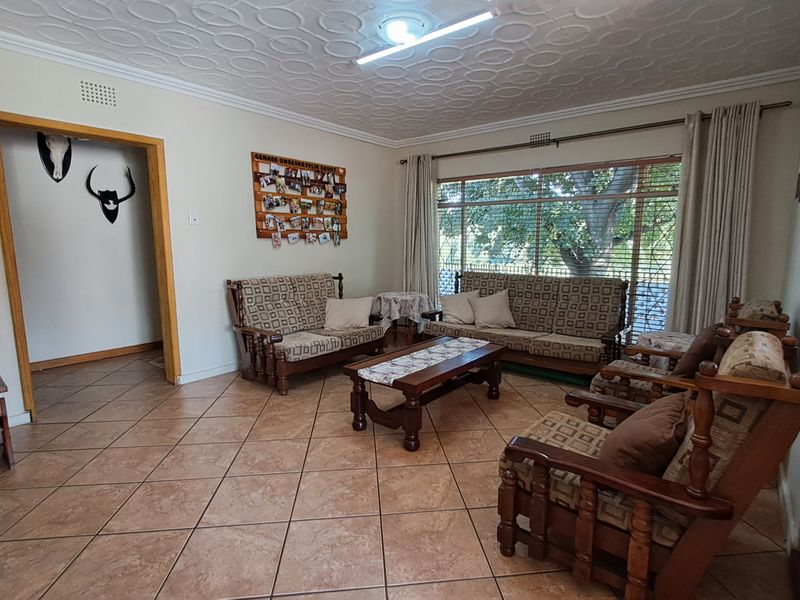 Corner Stand Opportunity with Tranquil Water Views – Priced to Sell at R1.195m - Photo 7