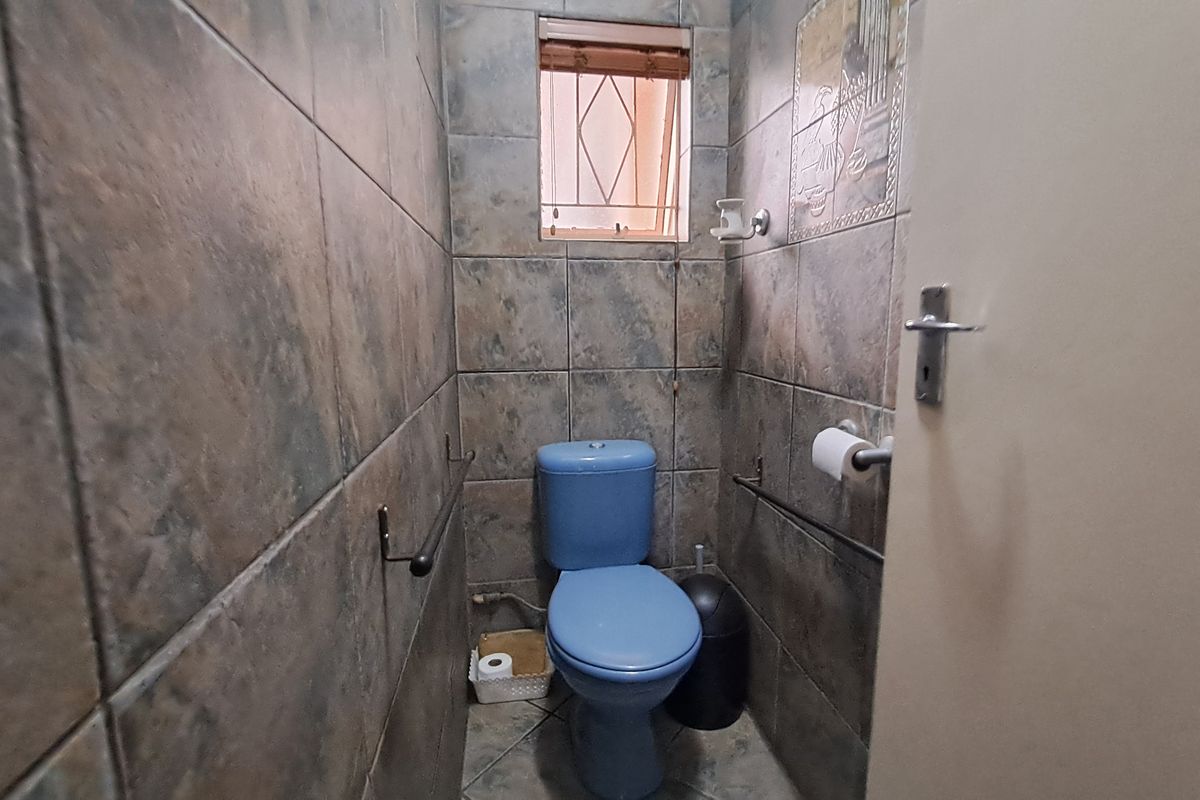 Corner Stand Opportunity with Tranquil Water Views – Priced to Sell at R1.195m - Photo 3