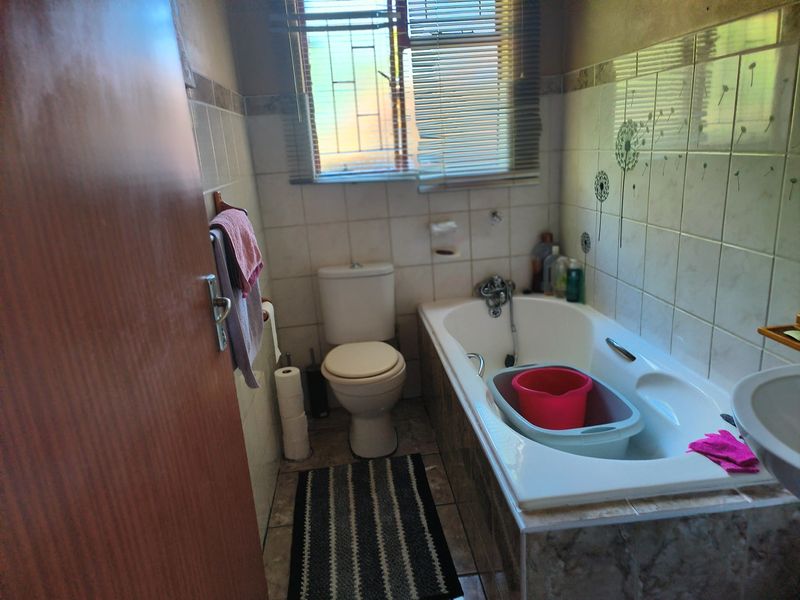 Two Bedroom Apartment For Sale In Orkney a Close proximity to Golf Park - Photo 9