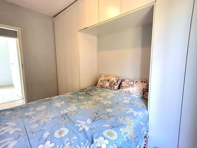 Luxurious 2-Bedroom Townhouse in a Prime Location - Photo 9