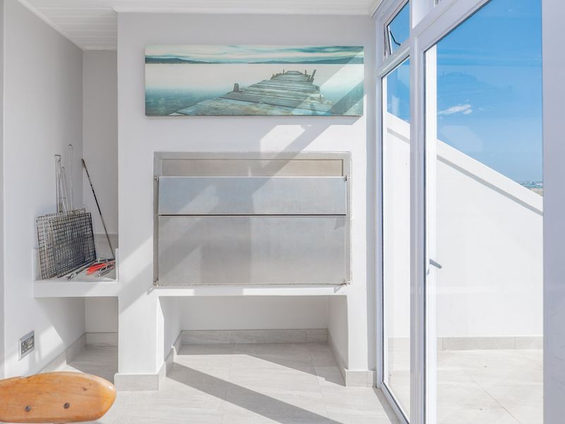 Your own modern coastal apartment now available! - Photo 7