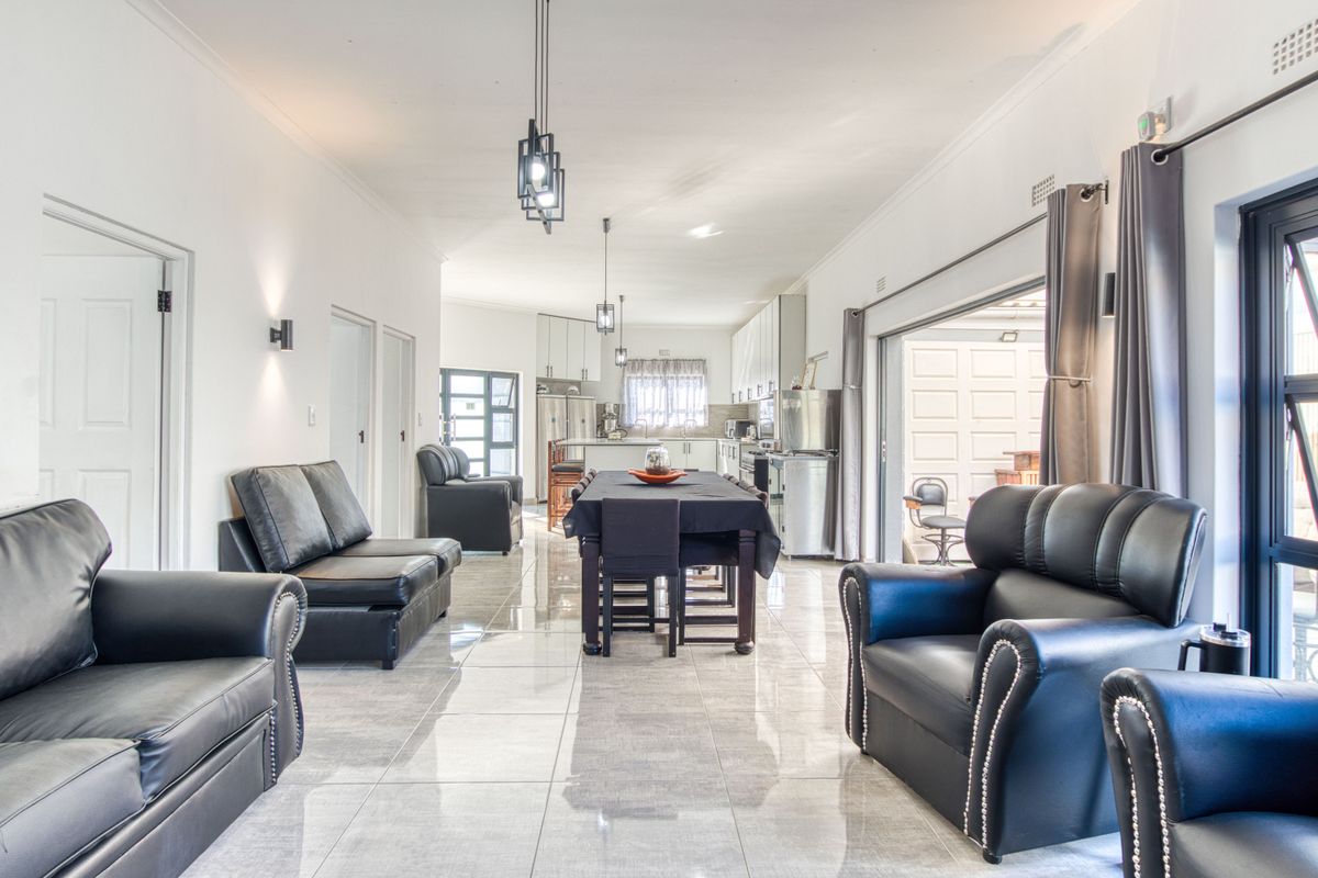 Entertain, Unwind, Enjoy - Photo 3