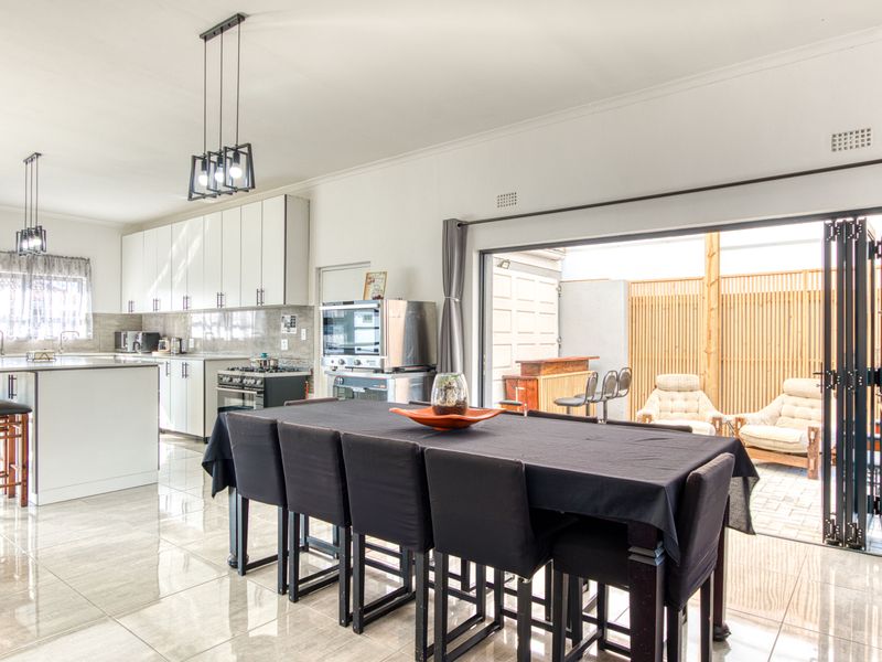 Entertain, Unwind, Enjoy - Photo 10