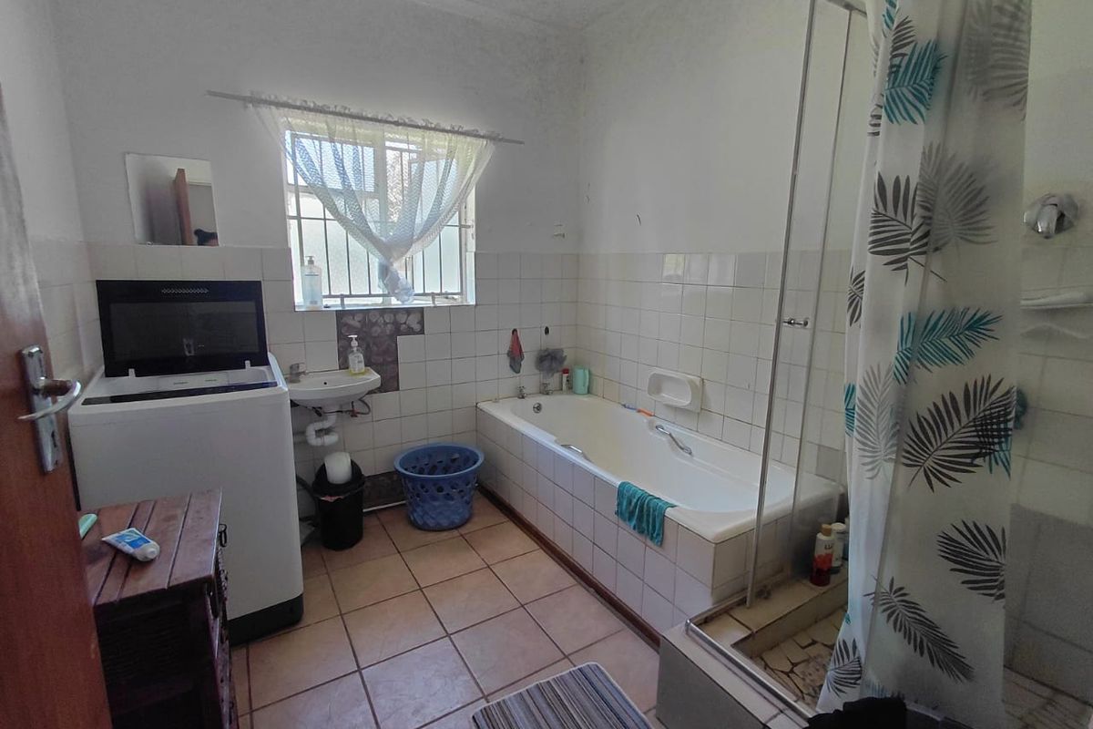 Charming 3-Bedroom Home for Sale in Burgersdorp – Space, Comfort & Great Value - Photo 5