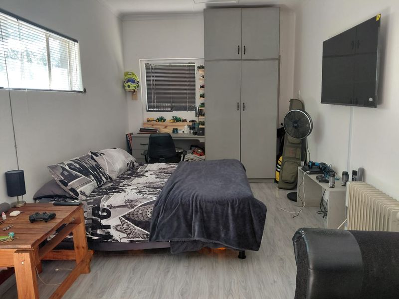 Charming 3-Bedroom Home for Sale in Burgersdorp – Space, Comfort & Great Value - Photo 4