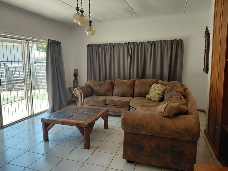 Charming 3-Bedroom Home for Sale in Burgersdorp – Space, Comfort & Great Value - Photo 2