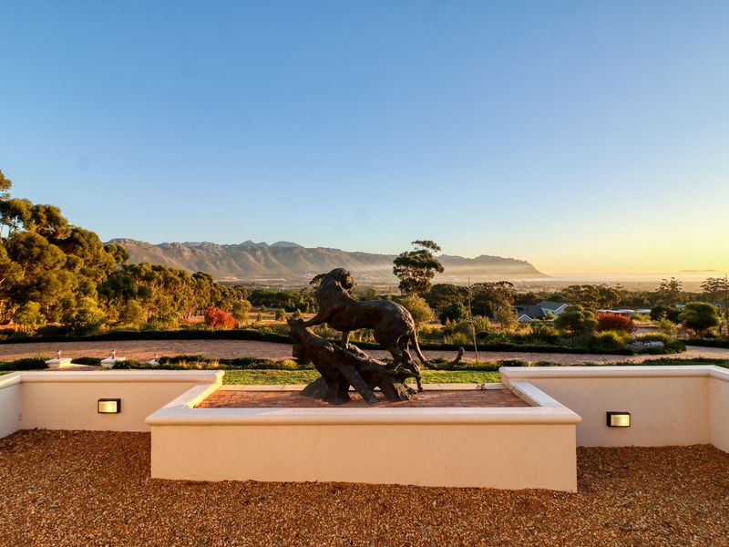 Prestige, Privacy, Panoramas, Perfection! - Photo 2