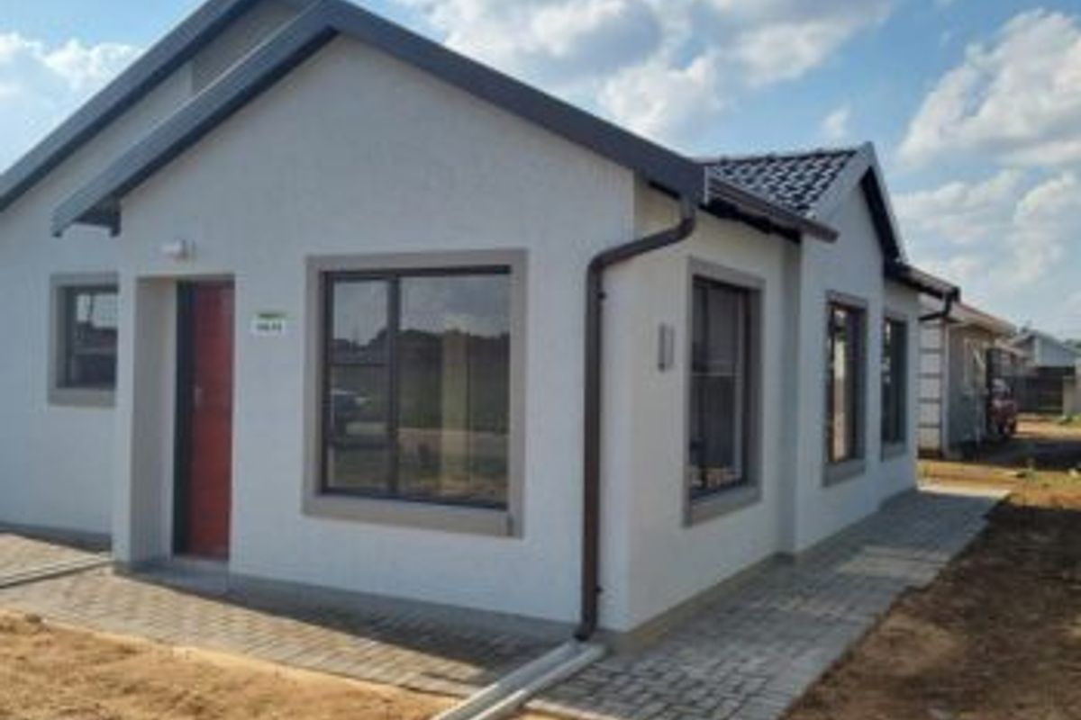 Charming 3-Bedroom Home for Sale in Eastview - Photo 2