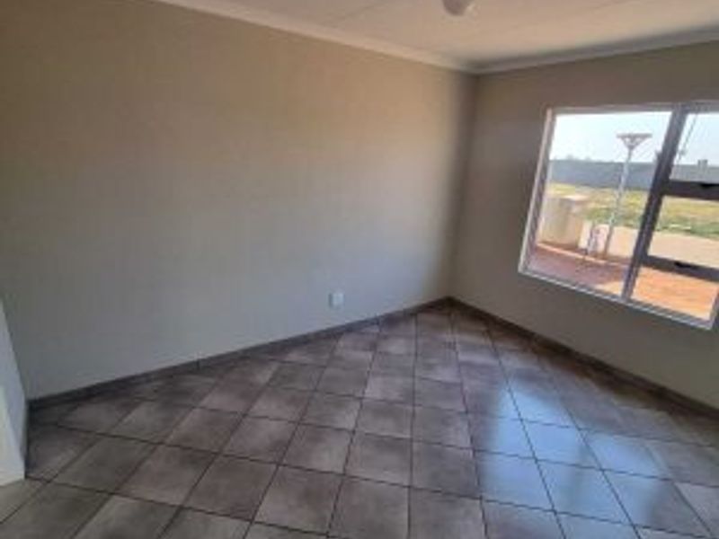 Charming 3-Bedroom Family Home for Sale in Eastview, Brakpan - Photo 5