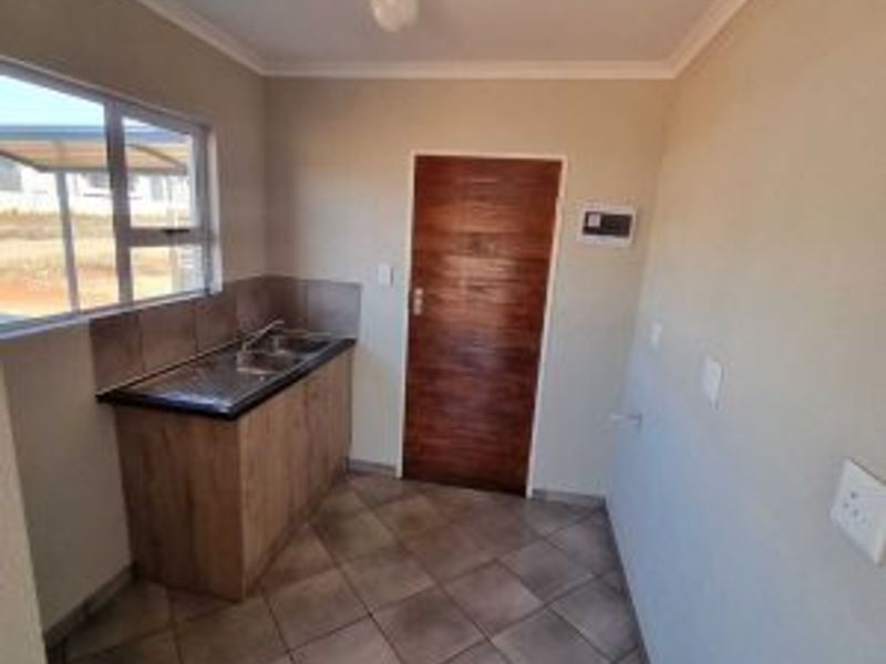 Charming 3-Bedroom Family Home for Sale in Eastview, Brakpan - Photo 2