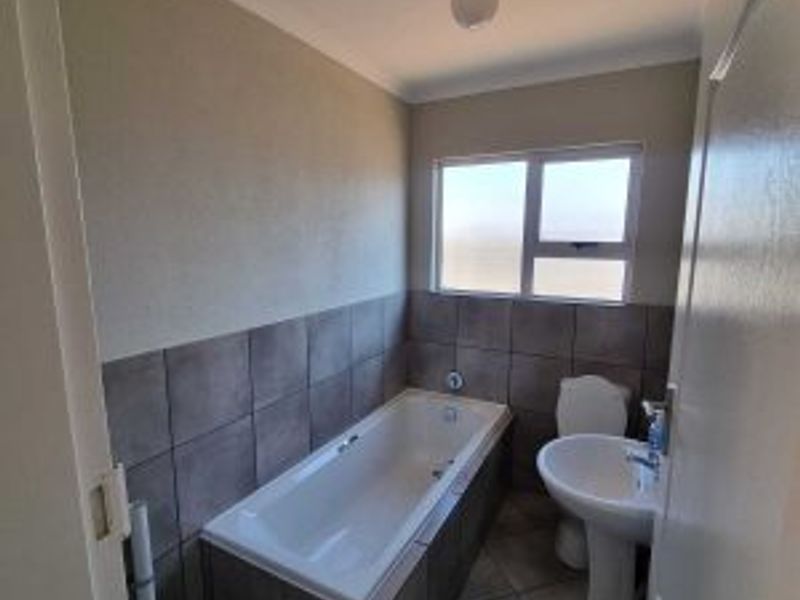 Charming 3-Bedroom Family Home for Sale in Eastview, Brakpan - Photo 3