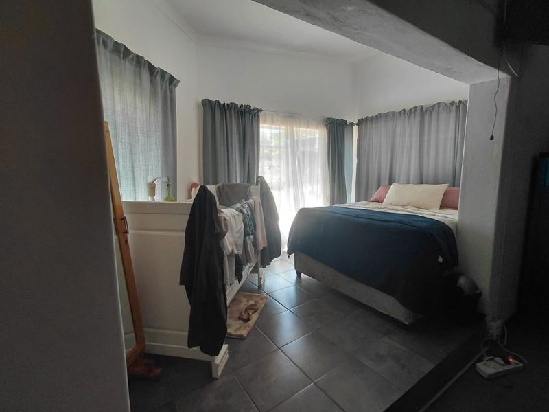 Spacious 3-Bedroom Family Home for Sale in Burgersdorp – Space, Comfort & Off-the-Grid Living - Photo 7