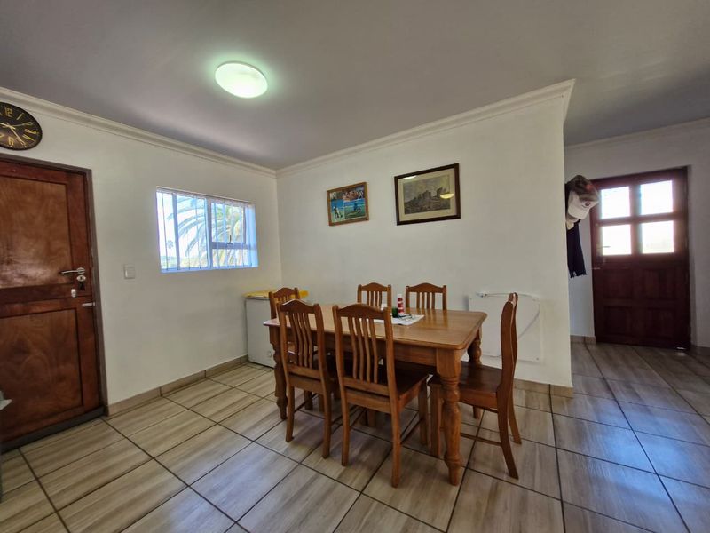 Family home in sought after Stilbaai going on auction. - Photo 5