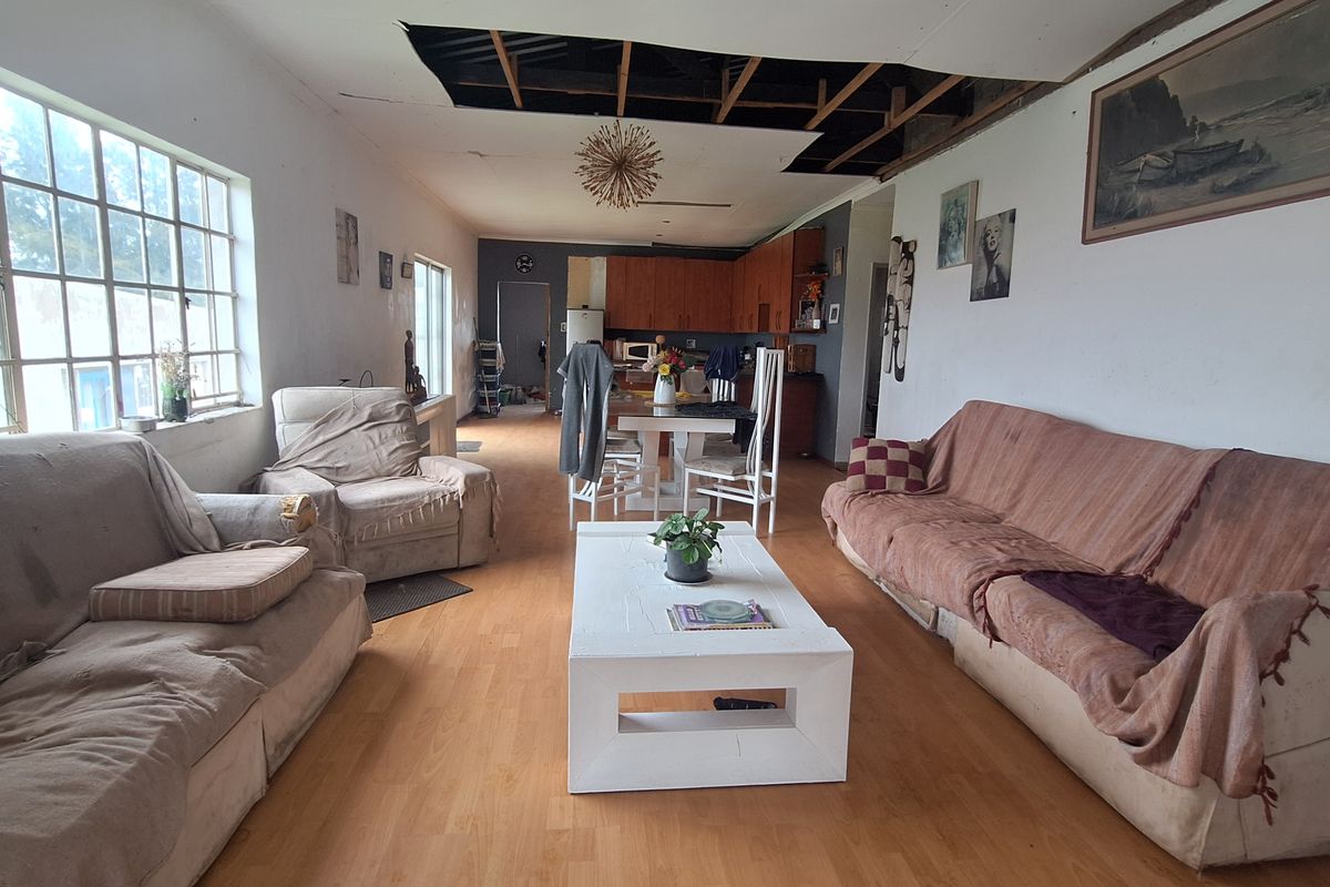 House with so much potential for sale - Photo 5