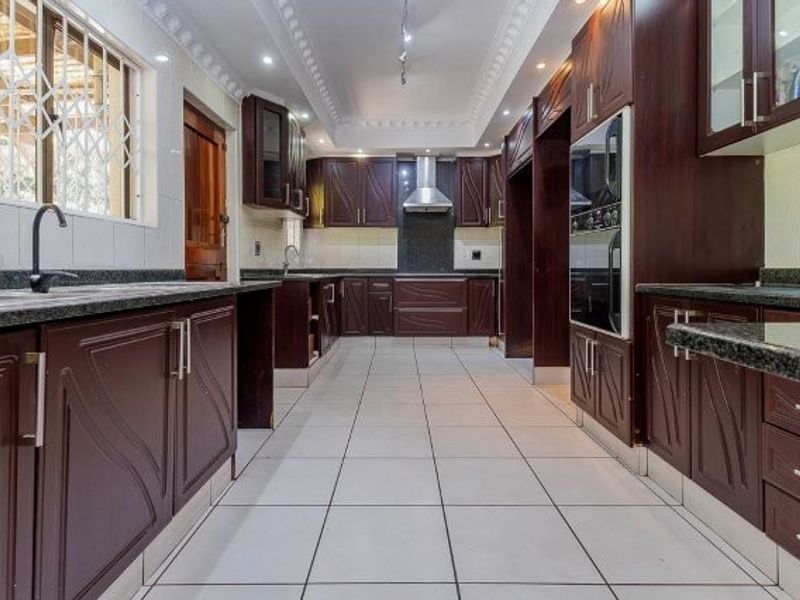 A Dream Oasis Awaits You in Berea West, Westville! - Photo 3