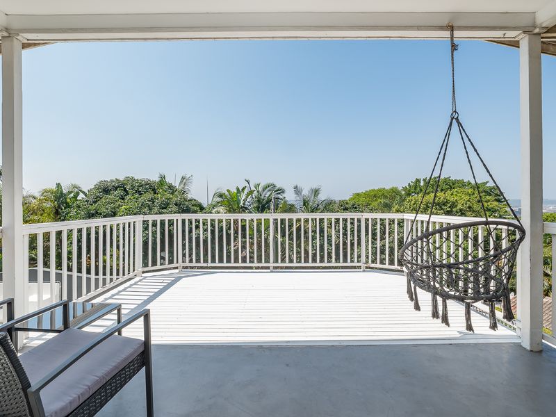 CONTEMPORARY HILLTOP HOME UPPER GLENWOOD - Photo 4