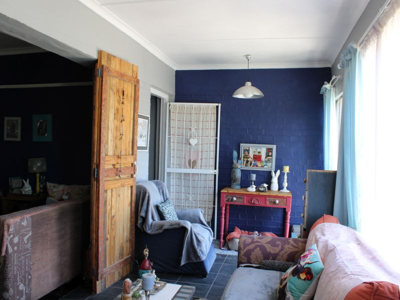 Cozy Family Home in Sutherland - Photo 5