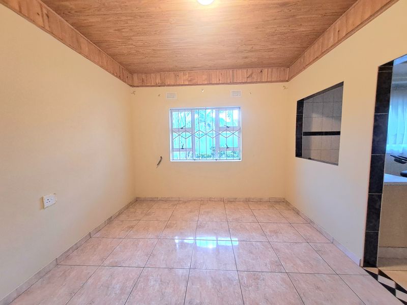 Four bedroom family home - Photo 4