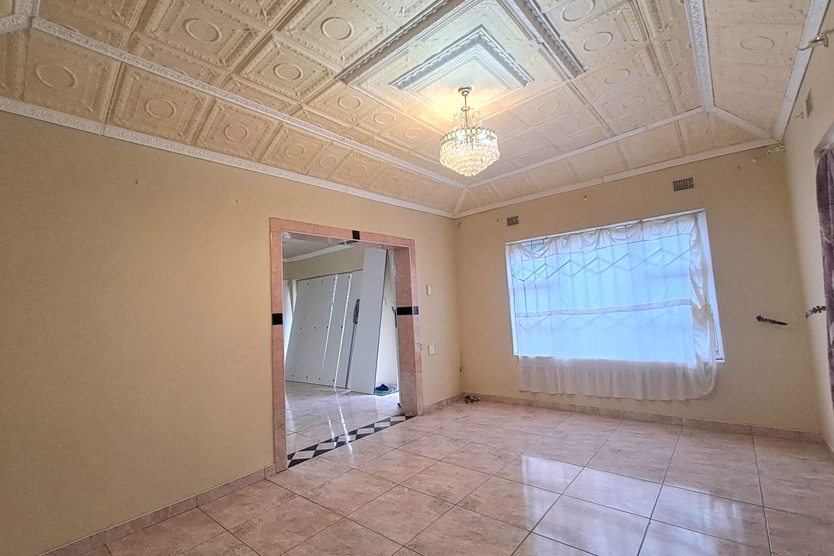 Four bedroom family home - Photo 3