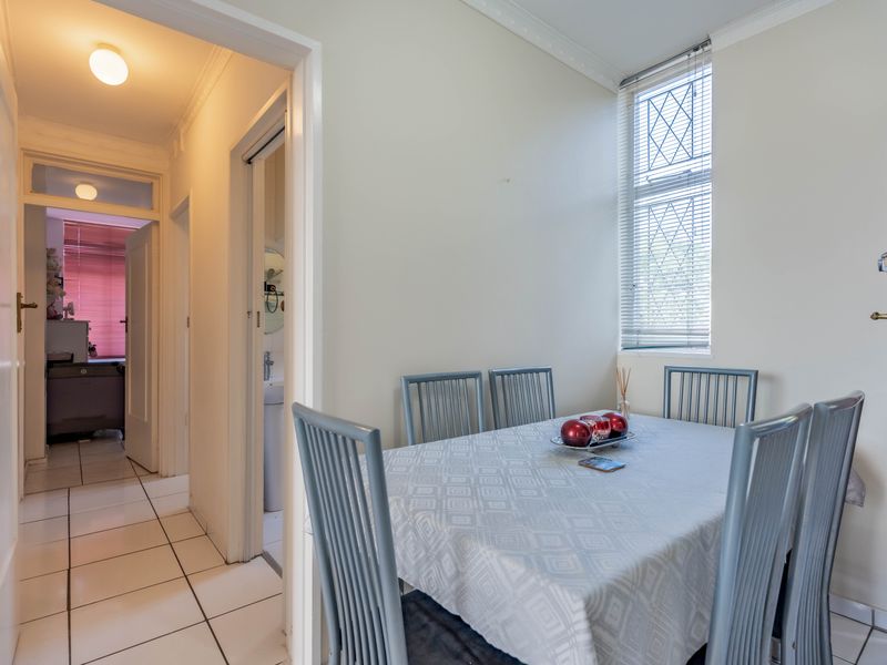 " Corner 2 Bed In Hot Demand Apartment Block - Water Included In Levy " - Photo 10