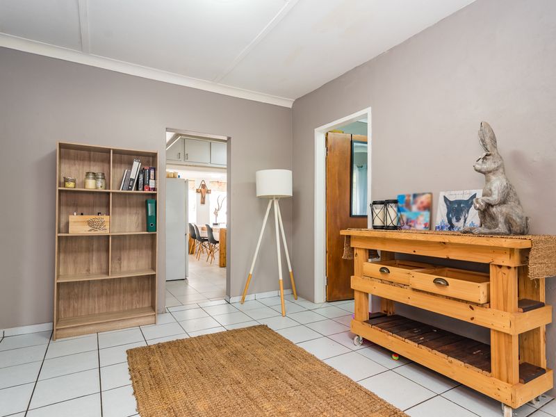 3 Bedroom House For Sale Complete With Flatlet & Out Buildings In Boltonia - Photo 8