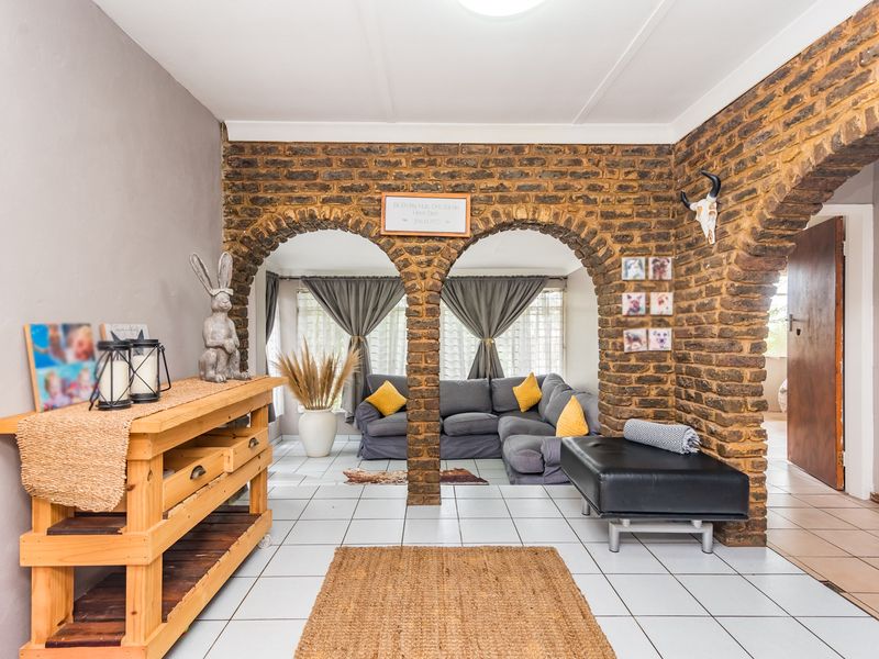 3 Bedroom House For Sale Complete With Flatlet & Out Buildings In Boltonia - Photo 7