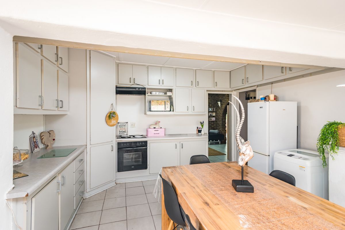 3 Bedroom House For Sale Complete With Flatlet & Out Buildings In Boltonia - Photo 4