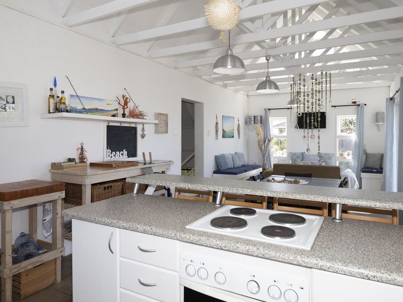 Four Bedroom House For Sale in Port Alfred - Photo 9