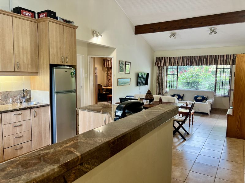 North-East Facing 3-Bedroom Home with Solar & Open-Plan Living in Waltdorf - Photo 4