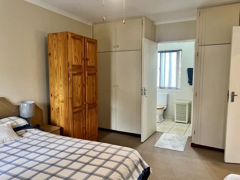 North-East Facing 3-Bedroom Home with Solar & Open-Plan Living in Waltdorf - Photo 9