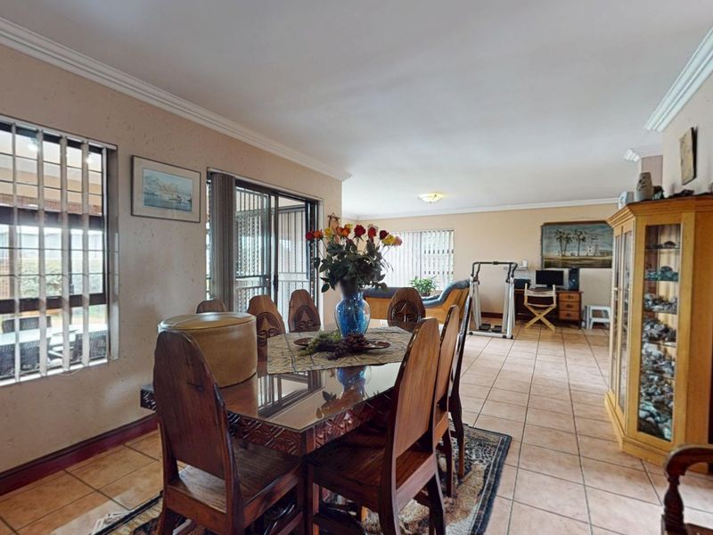 Perfect Low Maintenance Family Home with Pool in Secure Estate! - Photo 5