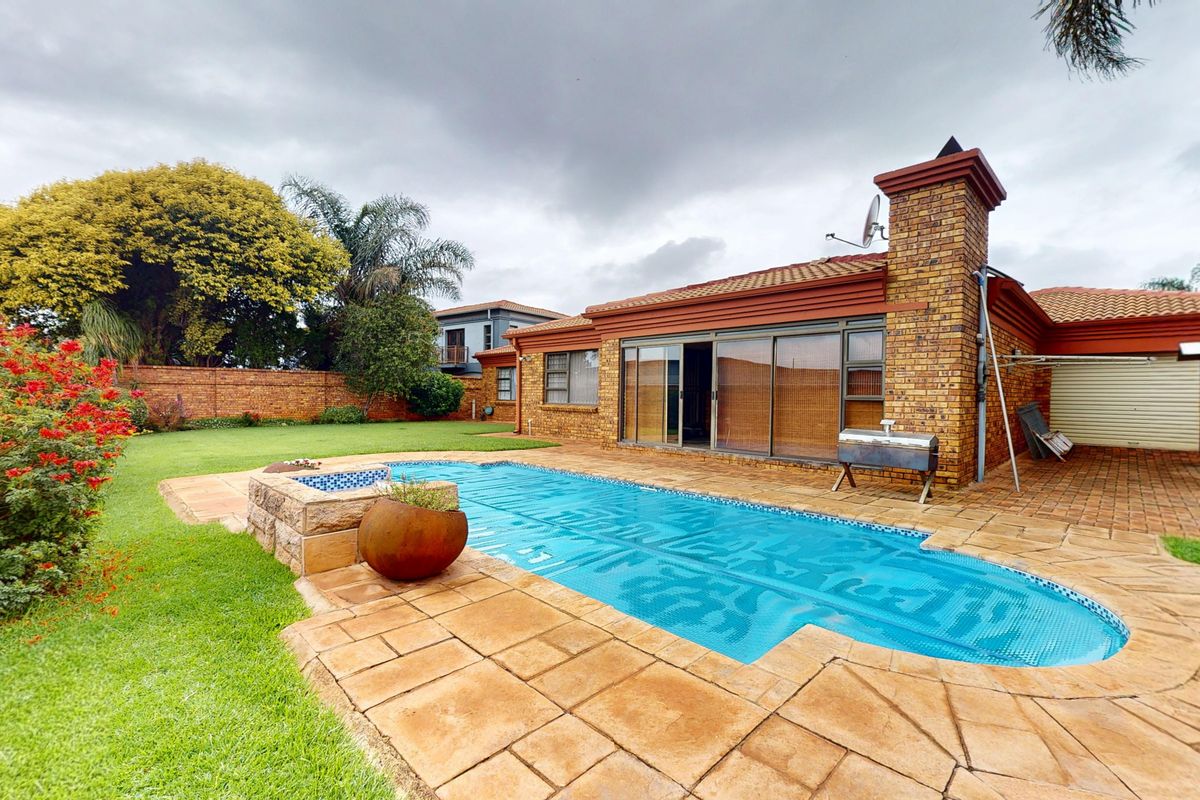 Perfect Low Maintenance Family Home with Pool in Secure Estate! - Photo 3
