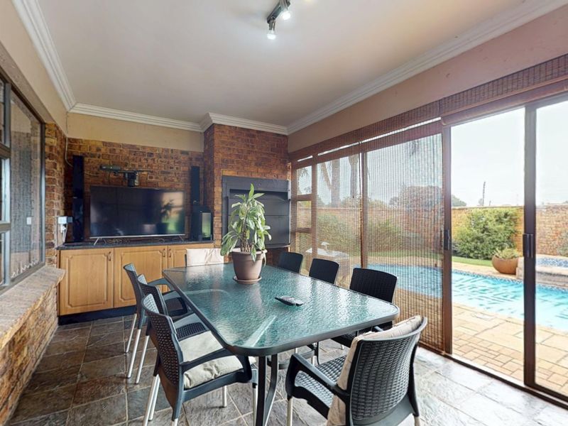 Perfect Low Maintenance Family Home with Pool in Secure Estate! - Photo 4