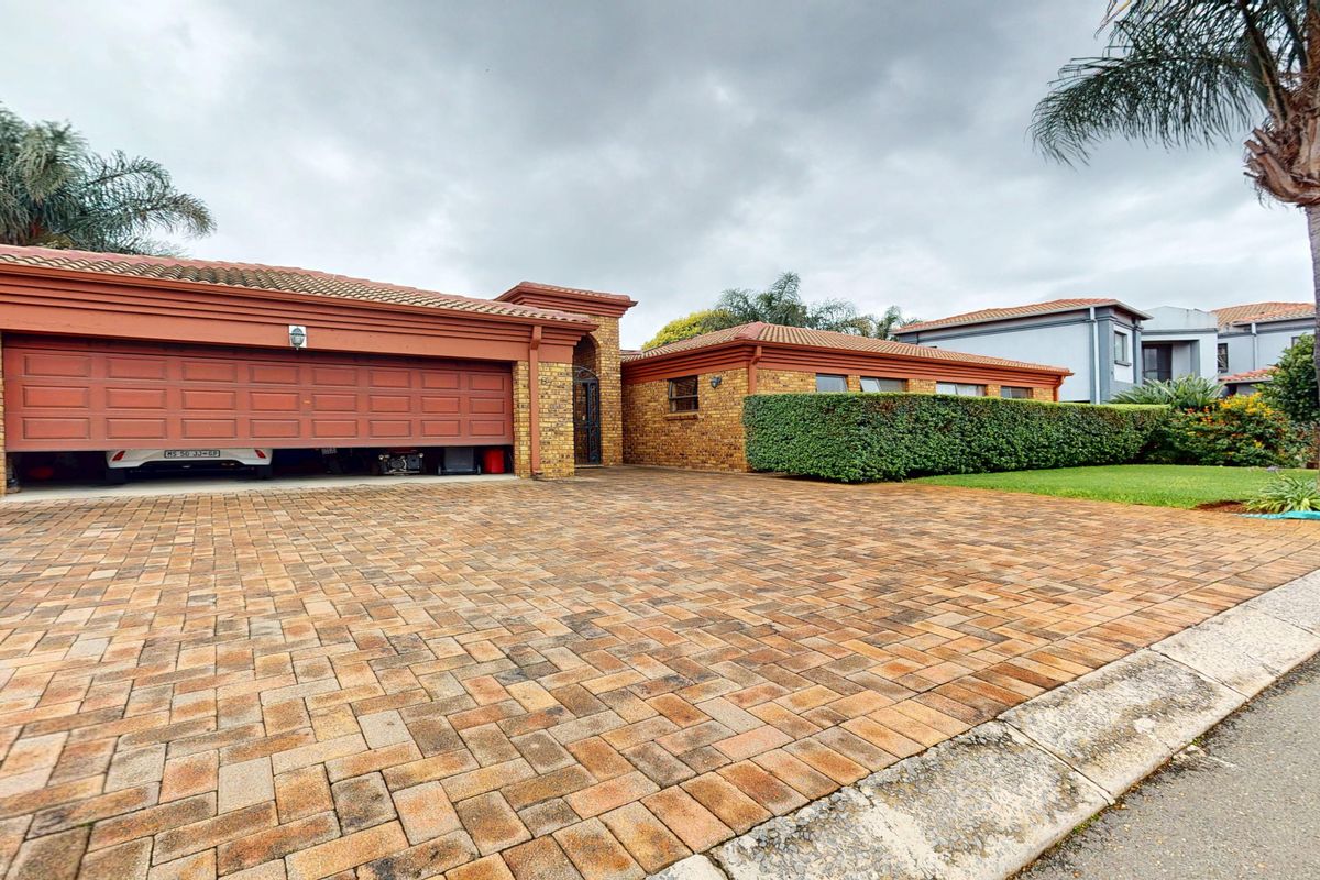 Perfect Low Maintenance Family Home with Pool in Secure Estate! - Photo 2