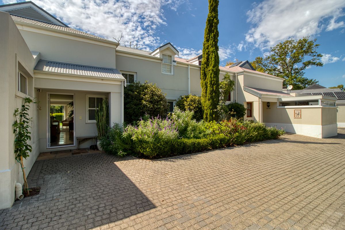 Rare Find in Sought After Erinvale Golf Estate - Photo 2