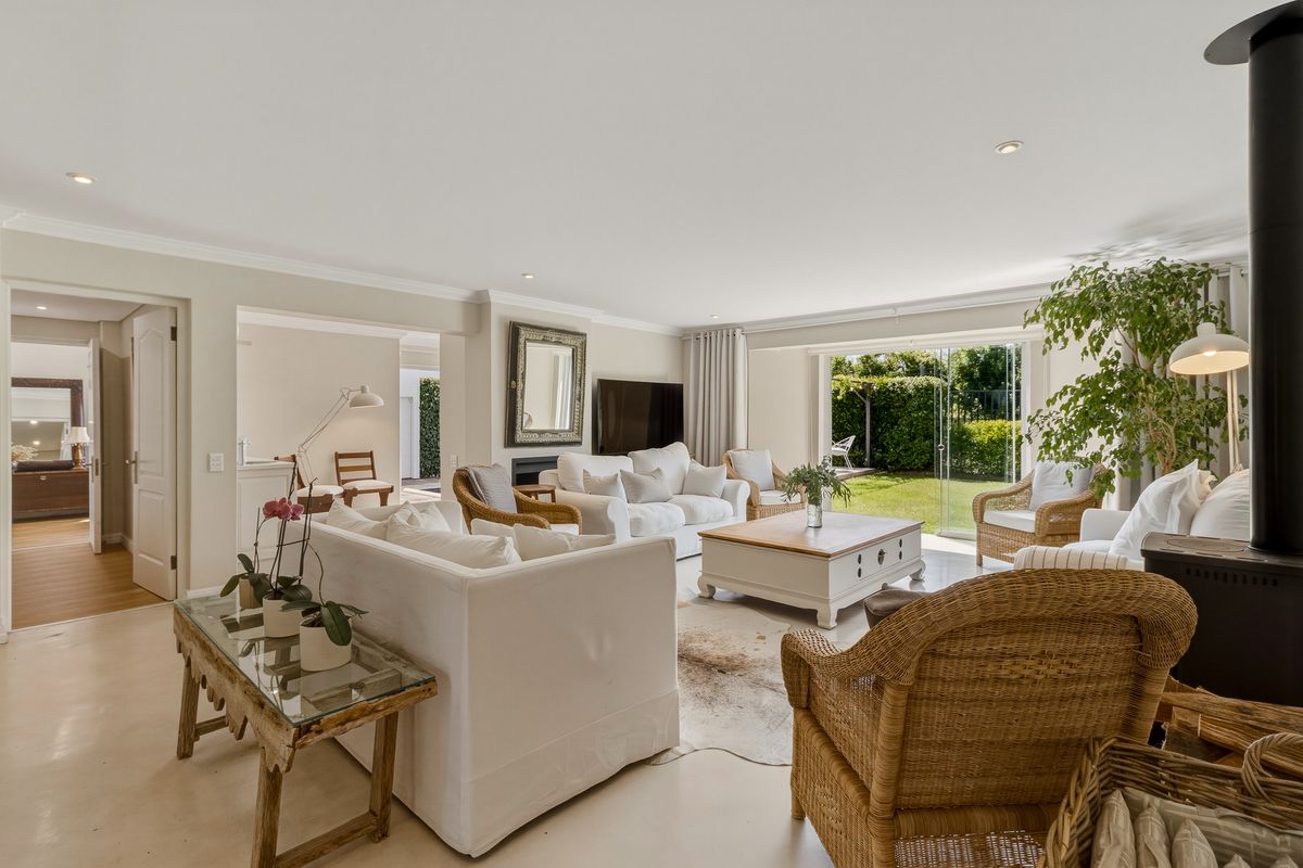 Rare Find in Sought After Erinvale Golf Estate - Photo 3