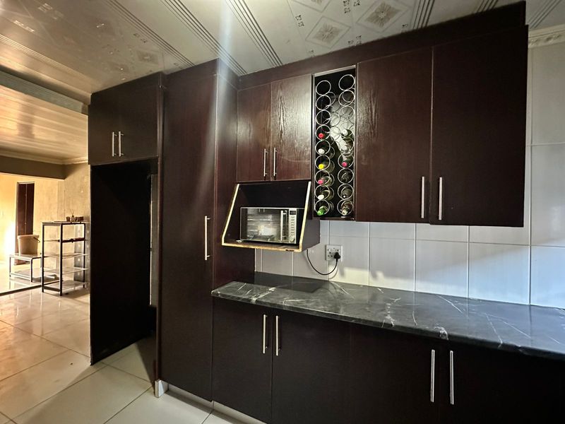 Comfort and convenience KwaGuqa ! - Photo 8