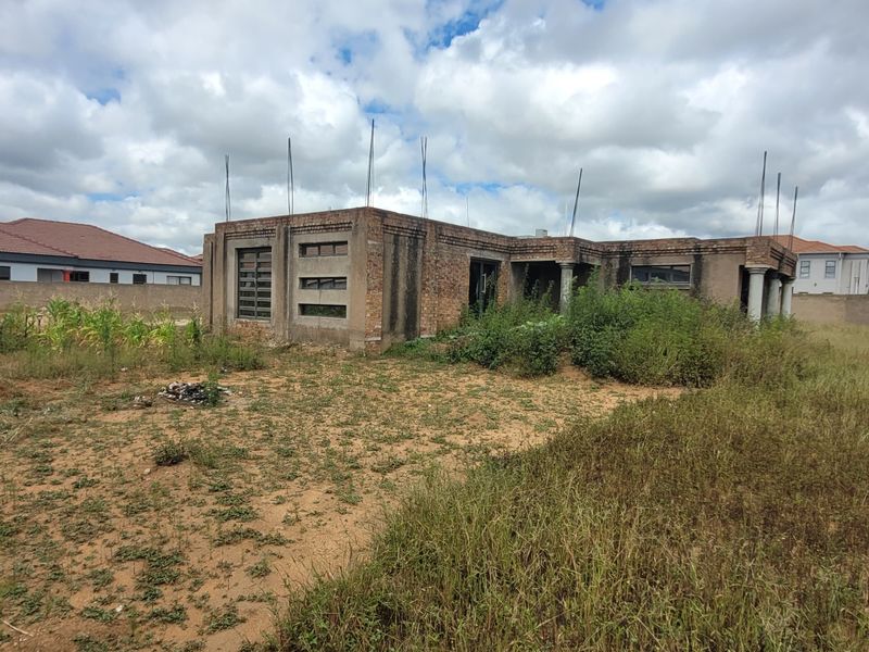 Incomplete House on a huge Stand!! - Photo 3