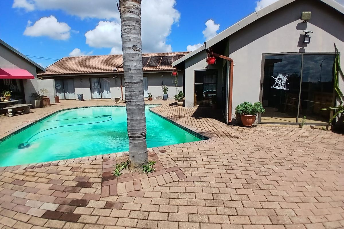 Stunning Family home ideal for large family - Photo 2