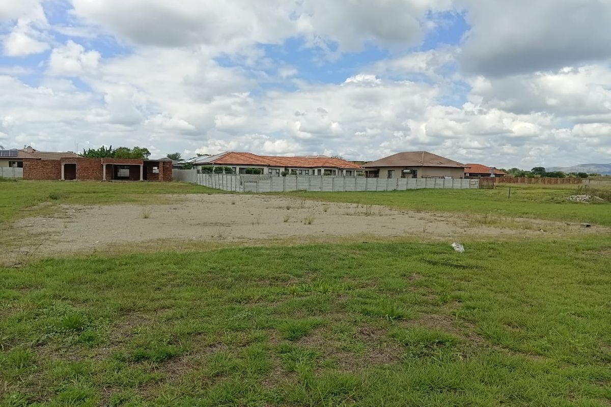 Spacious 762m2 vacant stand in the sought-after Bushveld Estate, Brits - Photo 5