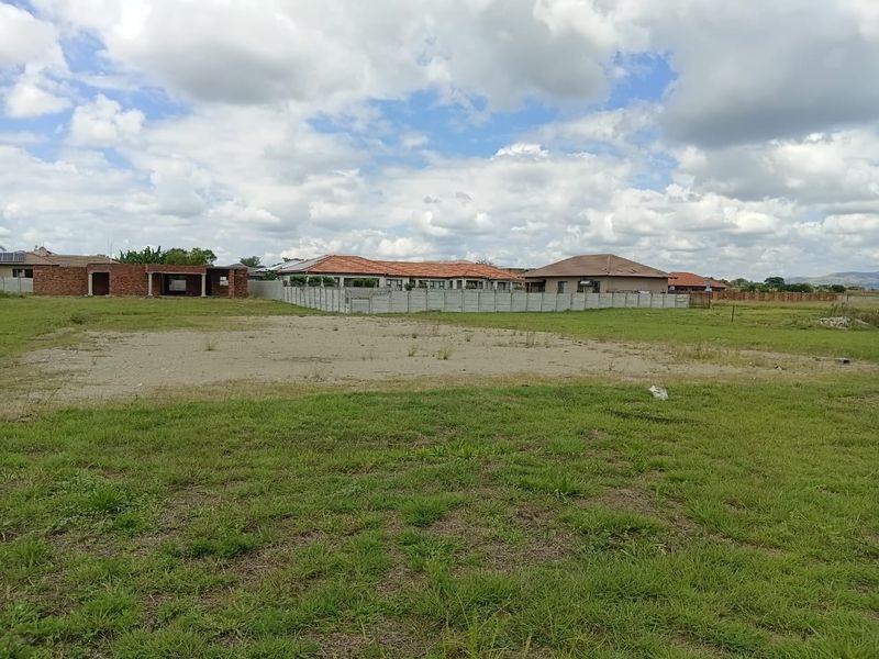 Spacious 762m2 vacant stand in the sought-after Bushveld Estate, Brits - Photo 5