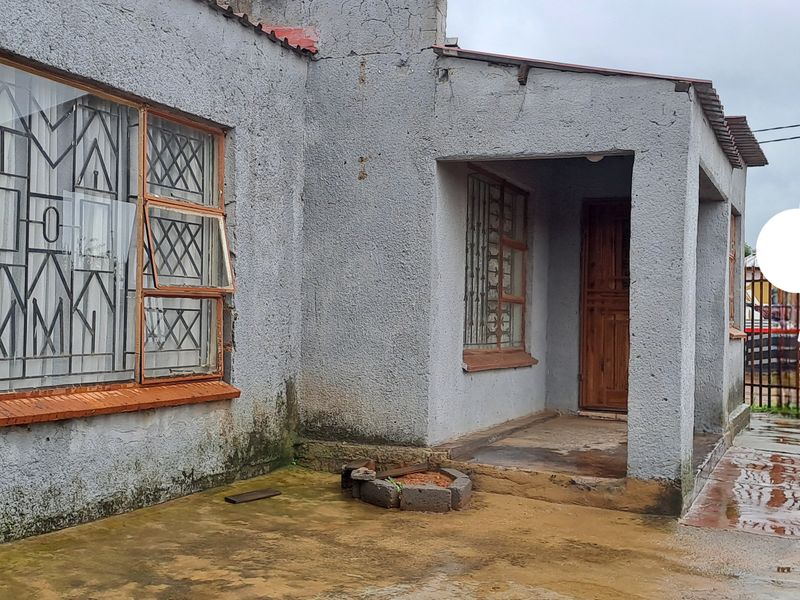 Little haven awaits you!! - Photo 9