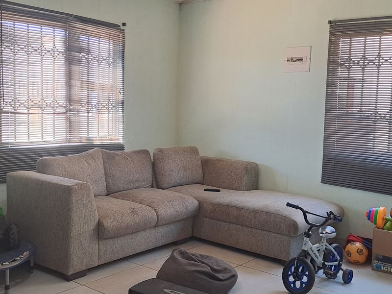 Little haven awaits you!! - Photo 8