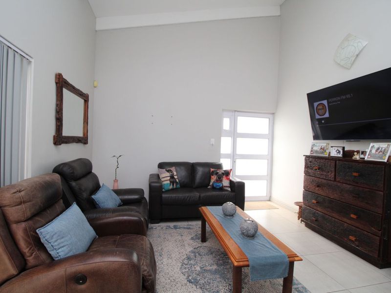 A spacious home in popular Groenkloof with farmland views and more. - Photo 6