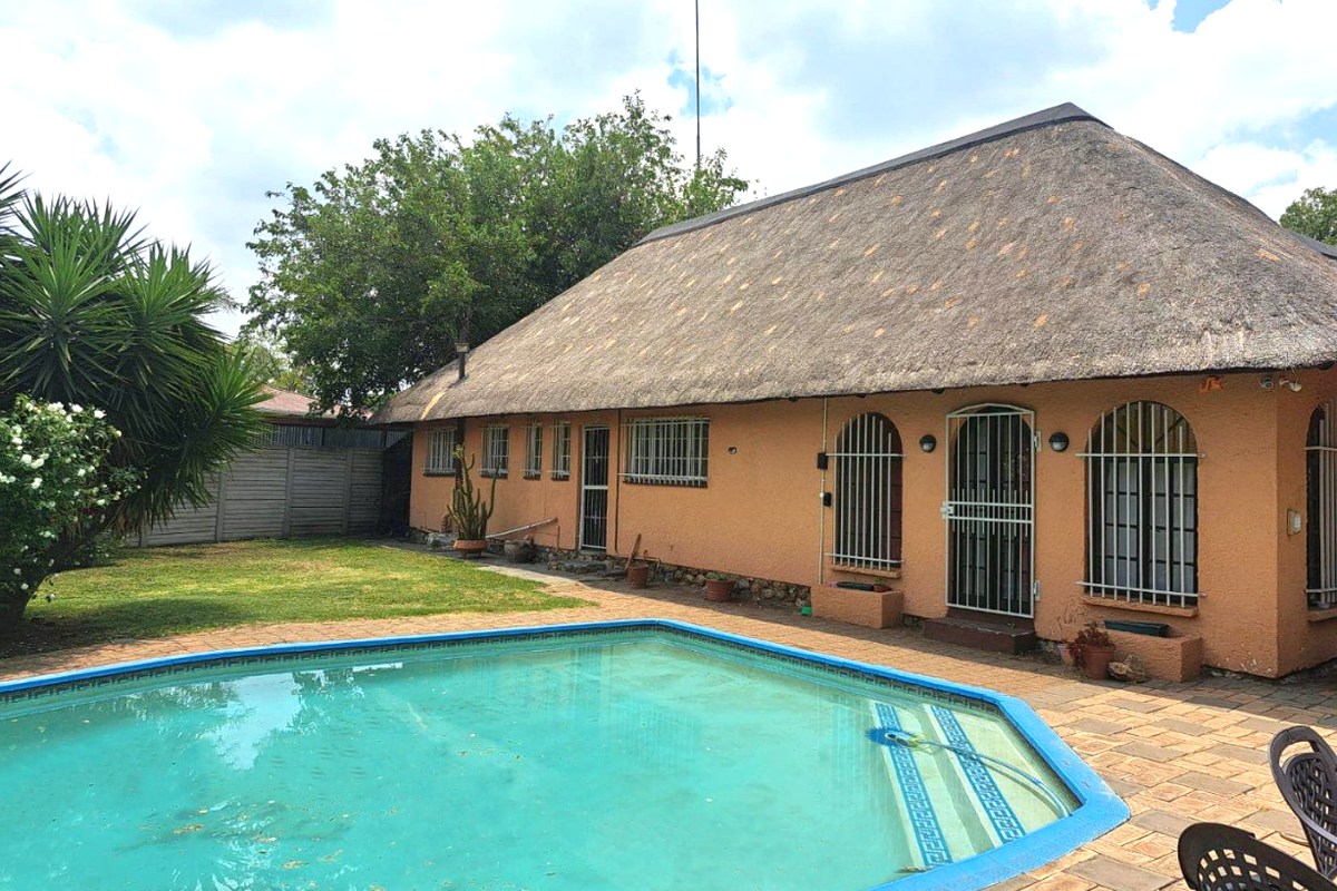 Smart, Solar-Powered 3-Bedroom Home with Income-Generating Flat in Witfield - Photo 2