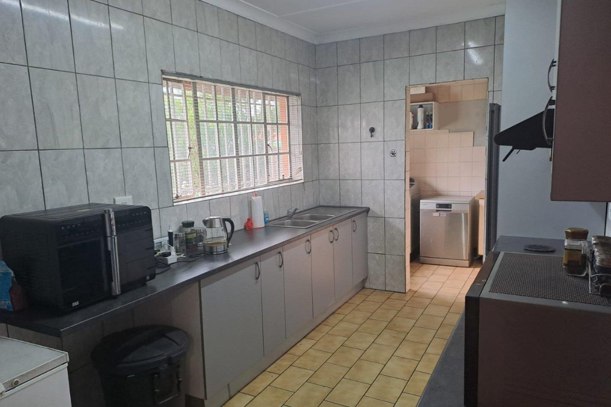 Smart, Solar-Powered 3-Bedroom Home with Income-Generating Flat in Witfield - Photo 3