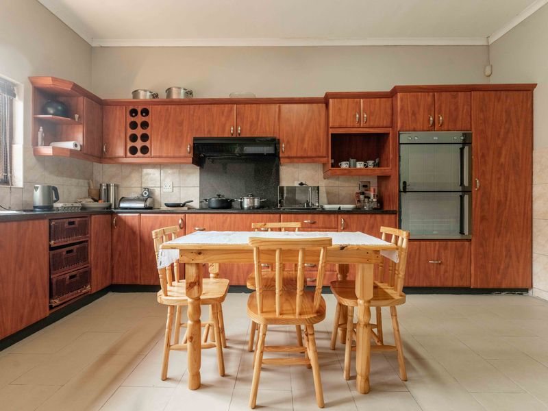 Your Ideal Coastal Retreat Awaits! - Photo 8