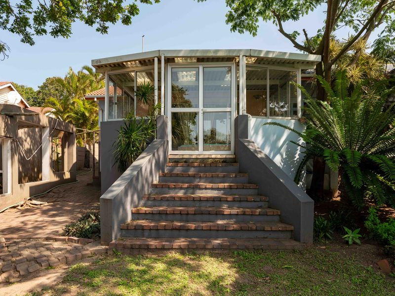 Your Ideal Coastal Retreat Awaits! - Photo 3